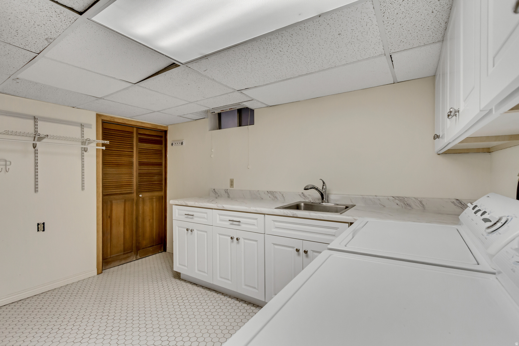 VEGAS SUB - Residential