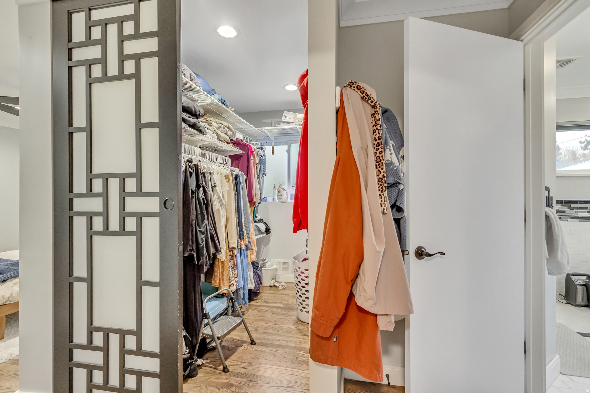 VEGAS SUB - Residential