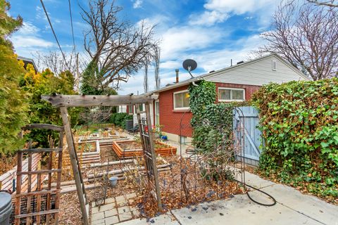 Tiny photo for 4182 S LYNNE LN, Holladay, UT 84124 (MLS # 2127840)