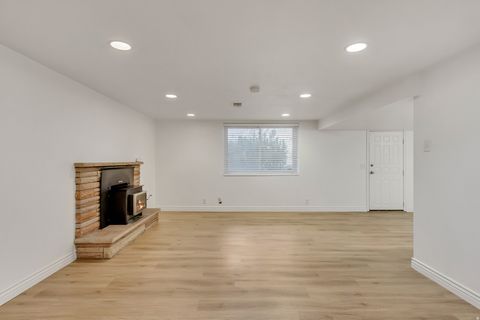 Tiny photo for 4182 S LYNNE LN, Holladay, UT 84124 (MLS # 2127840)