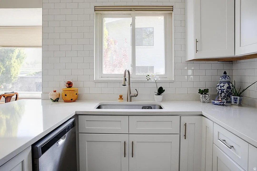 VEGAS SUB - Residential