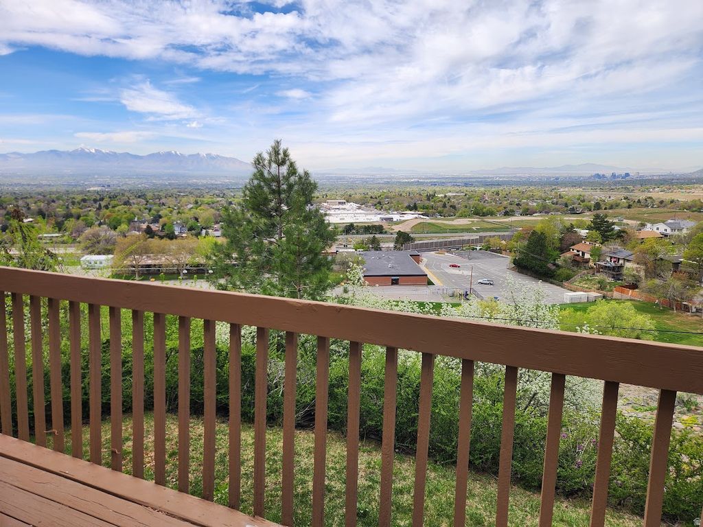 Photo of 3322 S MONTE VERDE DR, Salt Lake City, UT 84109 (MLS # 2148418)