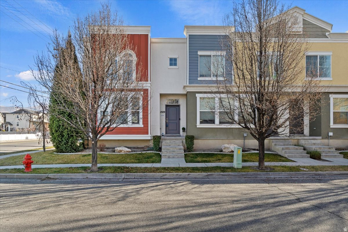 MADISON SQUARE - Residential