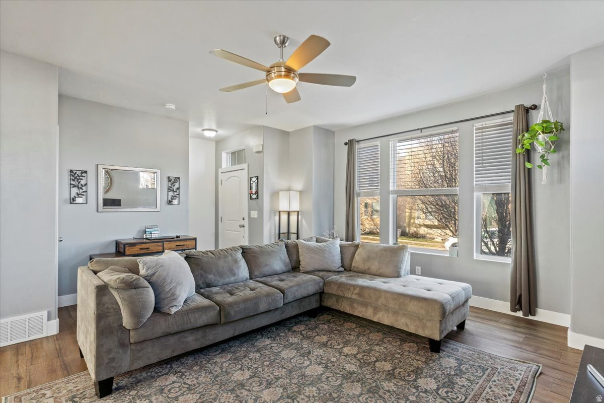 MADISON SQUARE - Residential