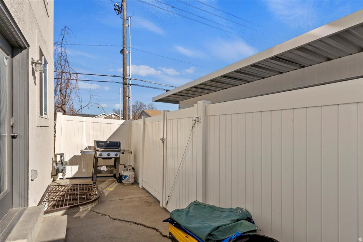 MADISON SQUARE - Residential