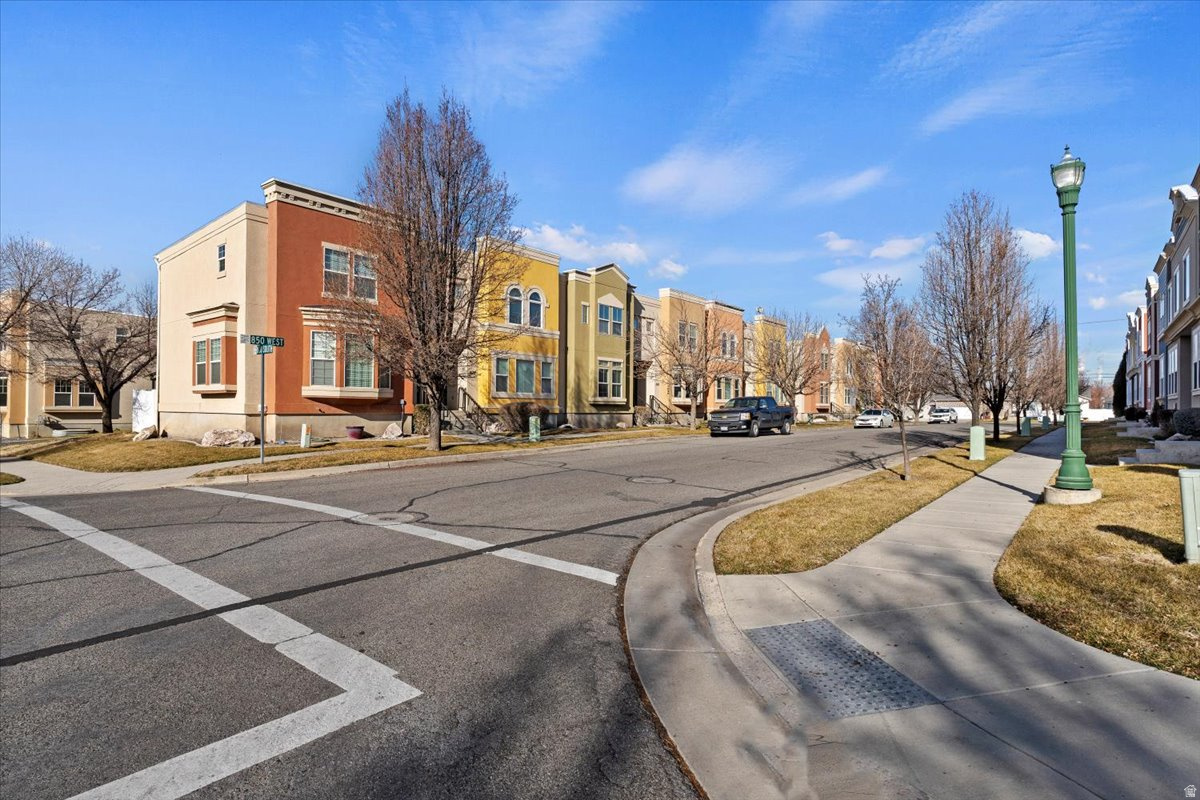 MADISON SQUARE - Residential