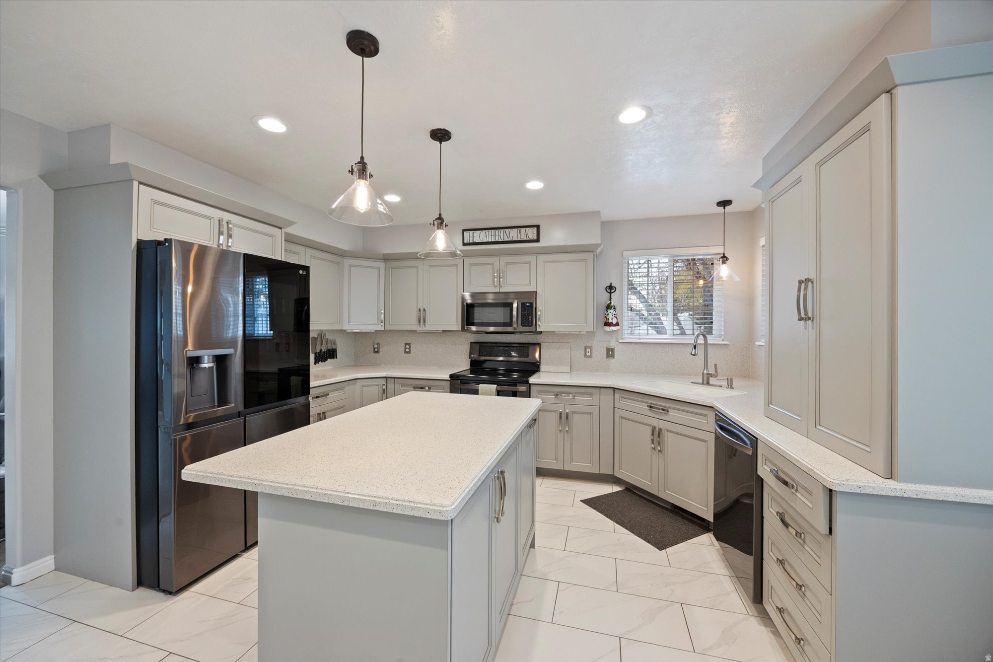 HICKORY VALLEY ESTATES - Residential