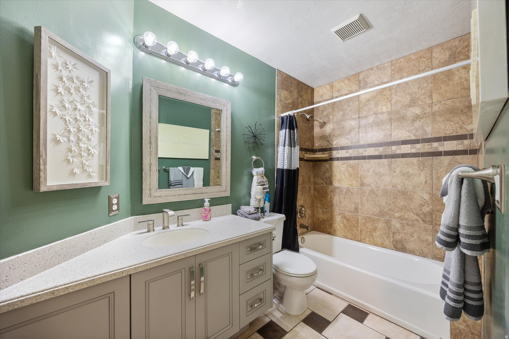 HICKORY VALLEY ESTATES - Residential