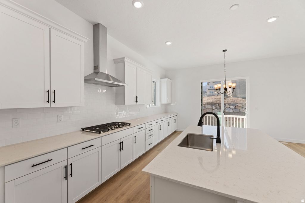 Photo of 889 W MEADOWSIDE DR #236, Saratoga Springs, UT 84045 (MLS # 2170264)