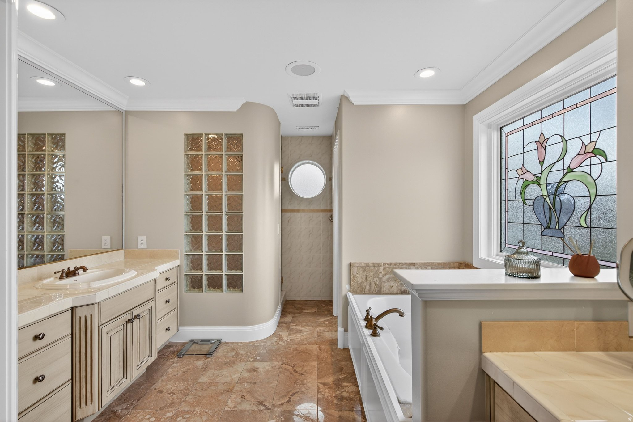 HIGH MOUNTAIN OAKS - Residential