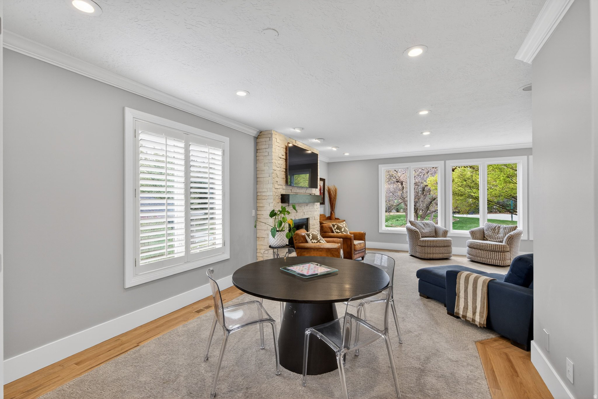 HIGH MOUNTAIN OAKS - Residential