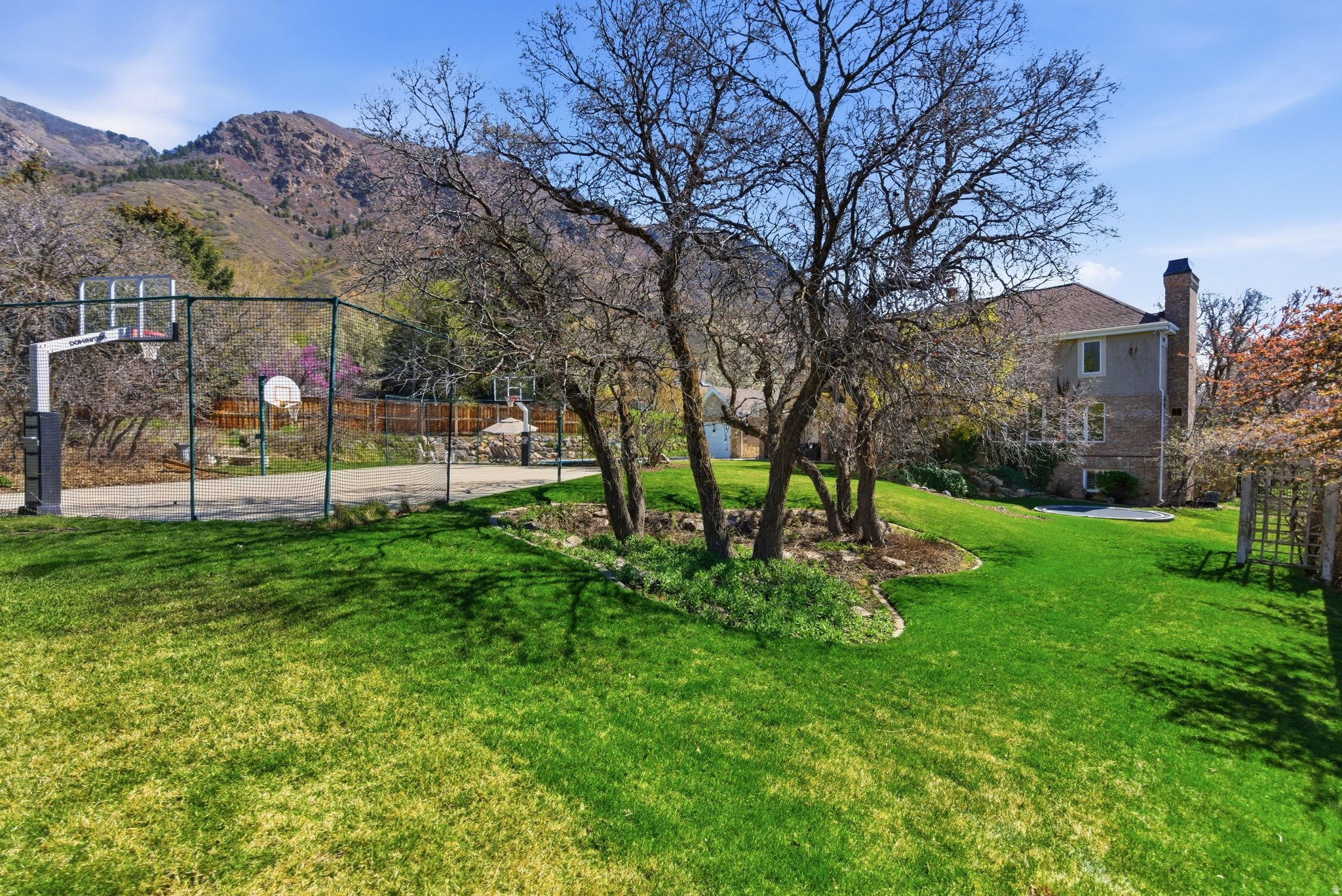 HIGH MOUNTAIN OAKS - Residential