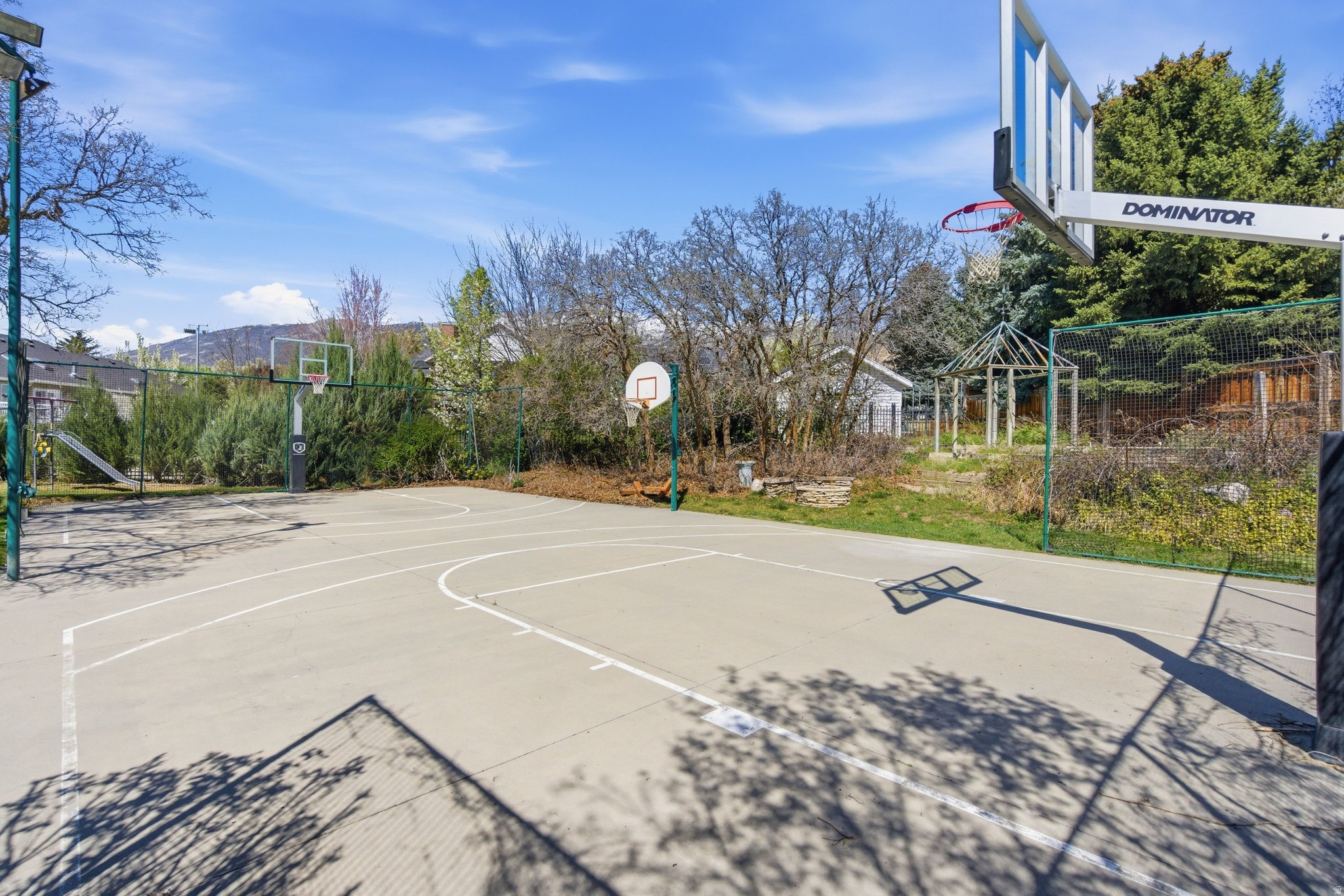 HIGH MOUNTAIN OAKS - Residential