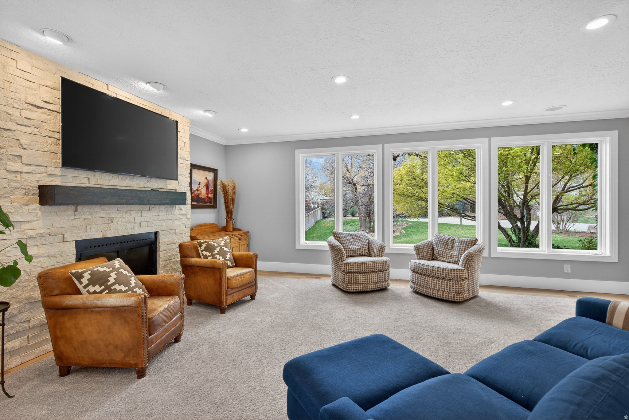 HIGH MOUNTAIN OAKS - Residential