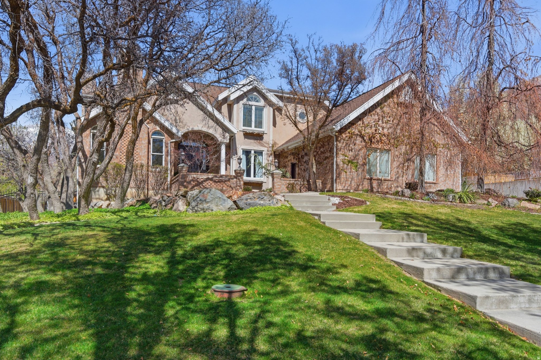 HIGH MOUNTAIN OAKS - Residential