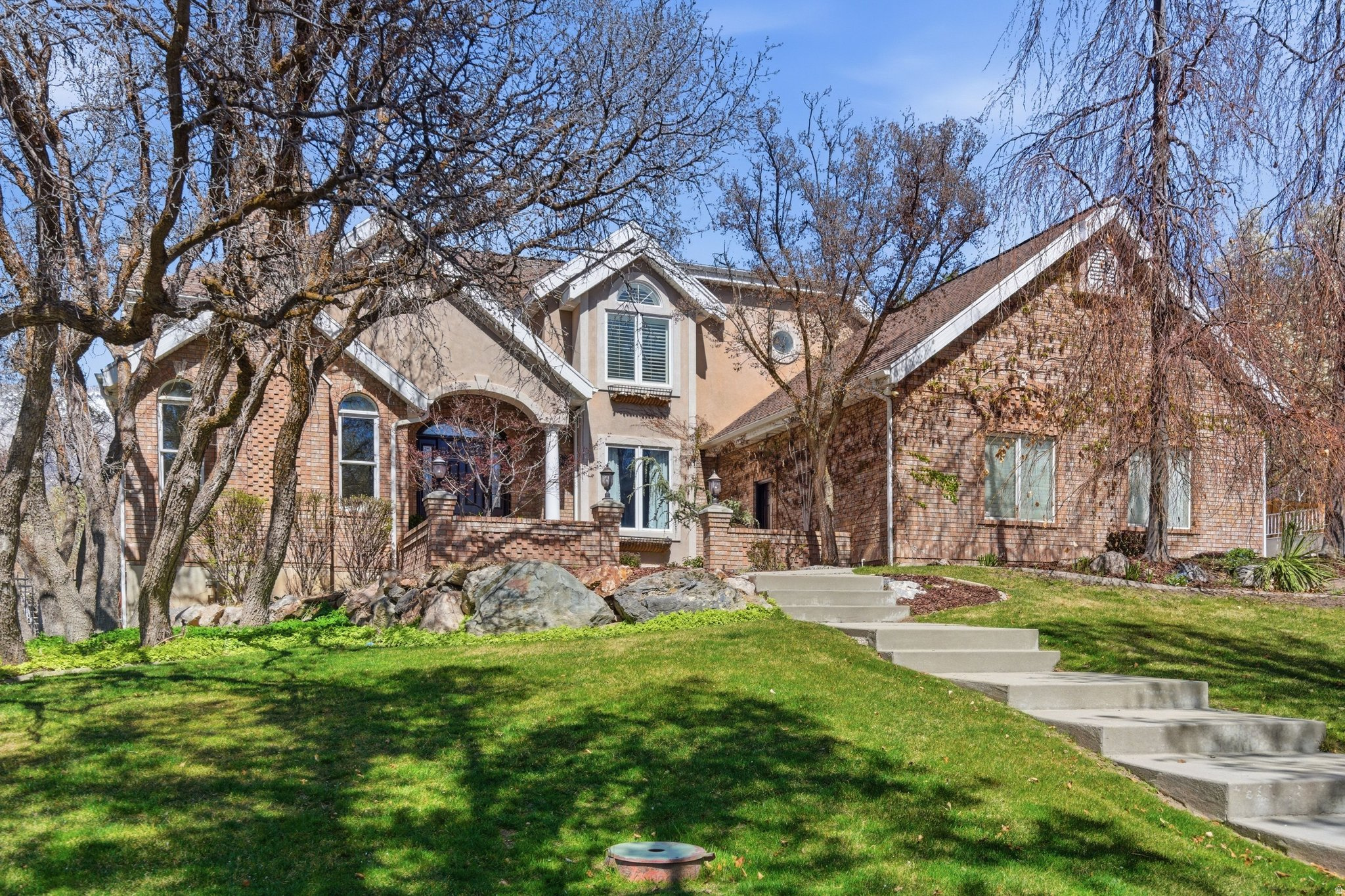 HIGH MOUNTAIN OAKS - Residential