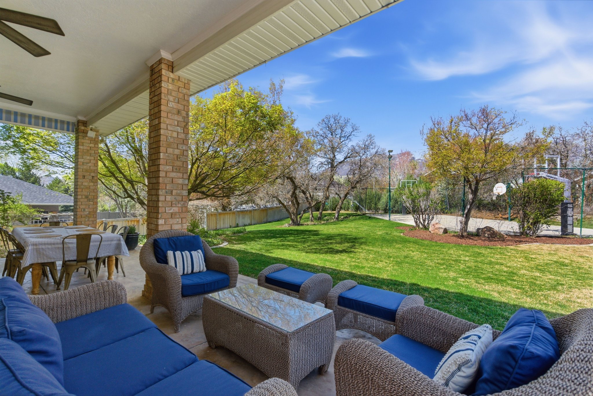 HIGH MOUNTAIN OAKS - Residential