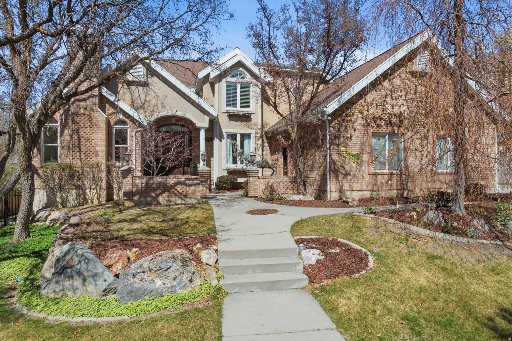 HIGH MOUNTAIN OAKS - Residential