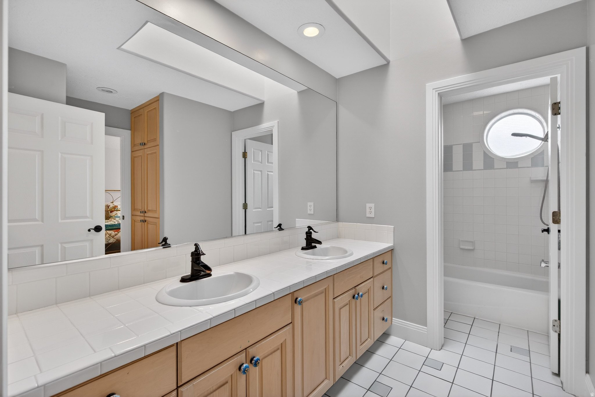 HIGH MOUNTAIN OAKS - Residential