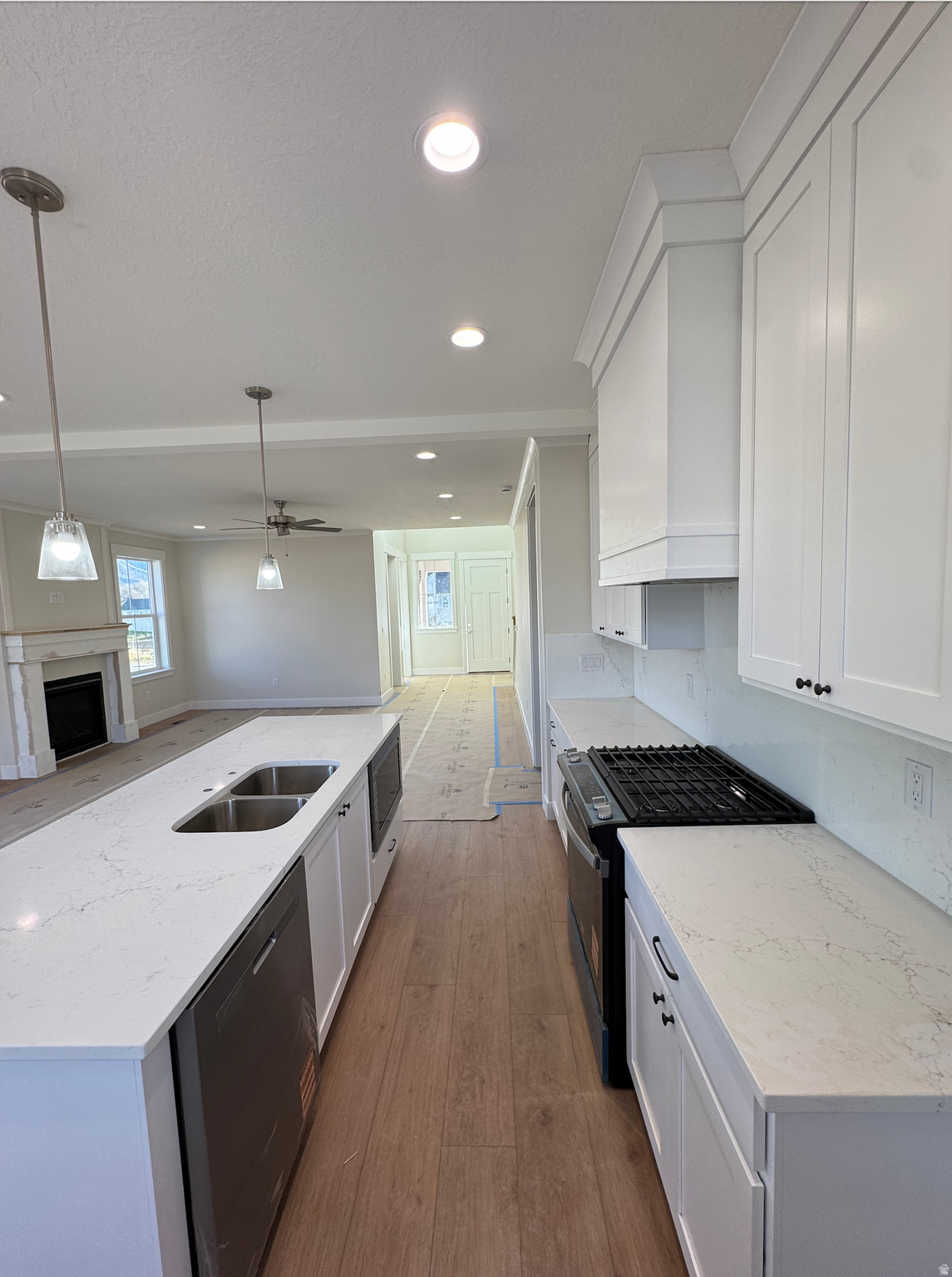 WHISPER ROCK PUD - Residential