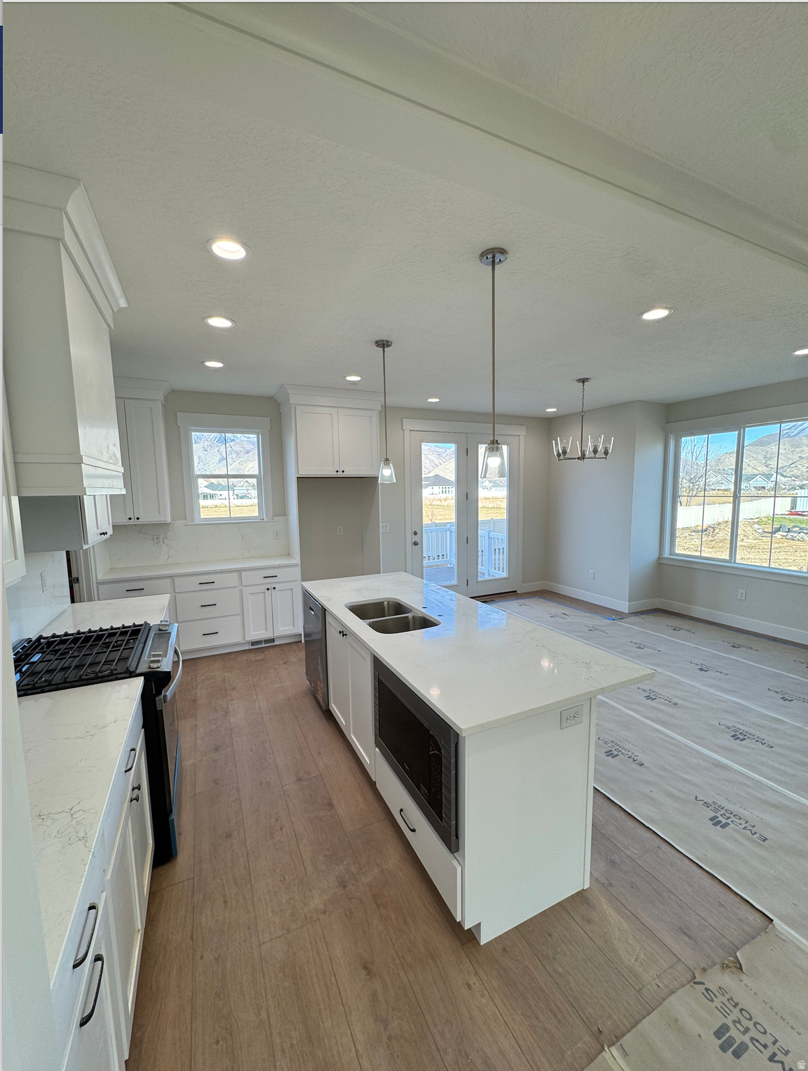 WHISPER ROCK PUD - Residential