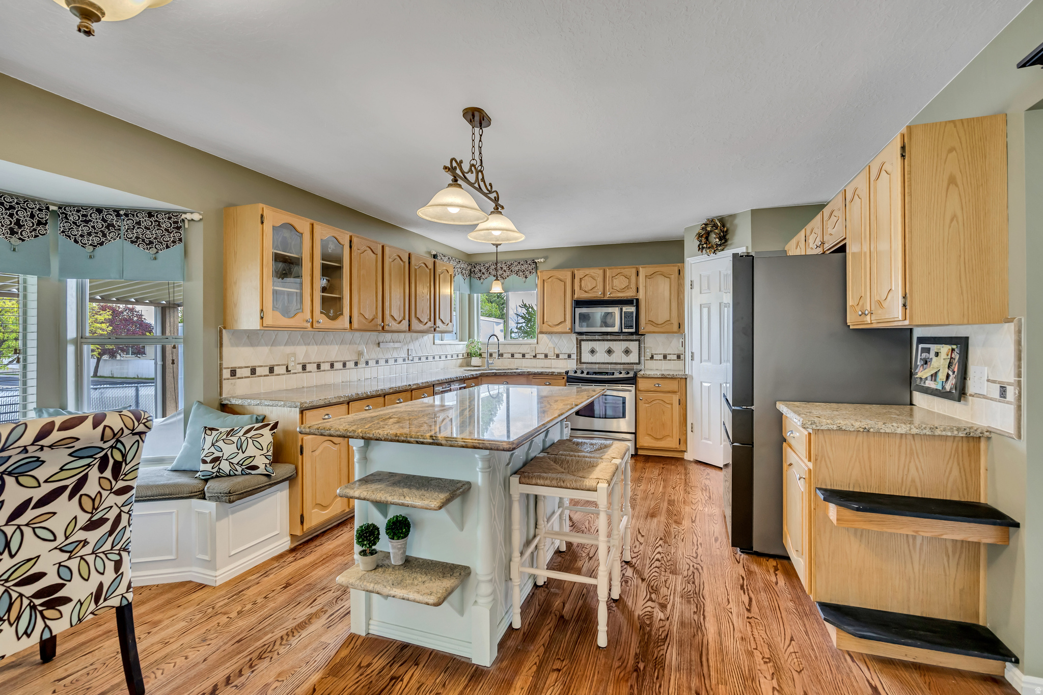 CASTLE COVE - Residential