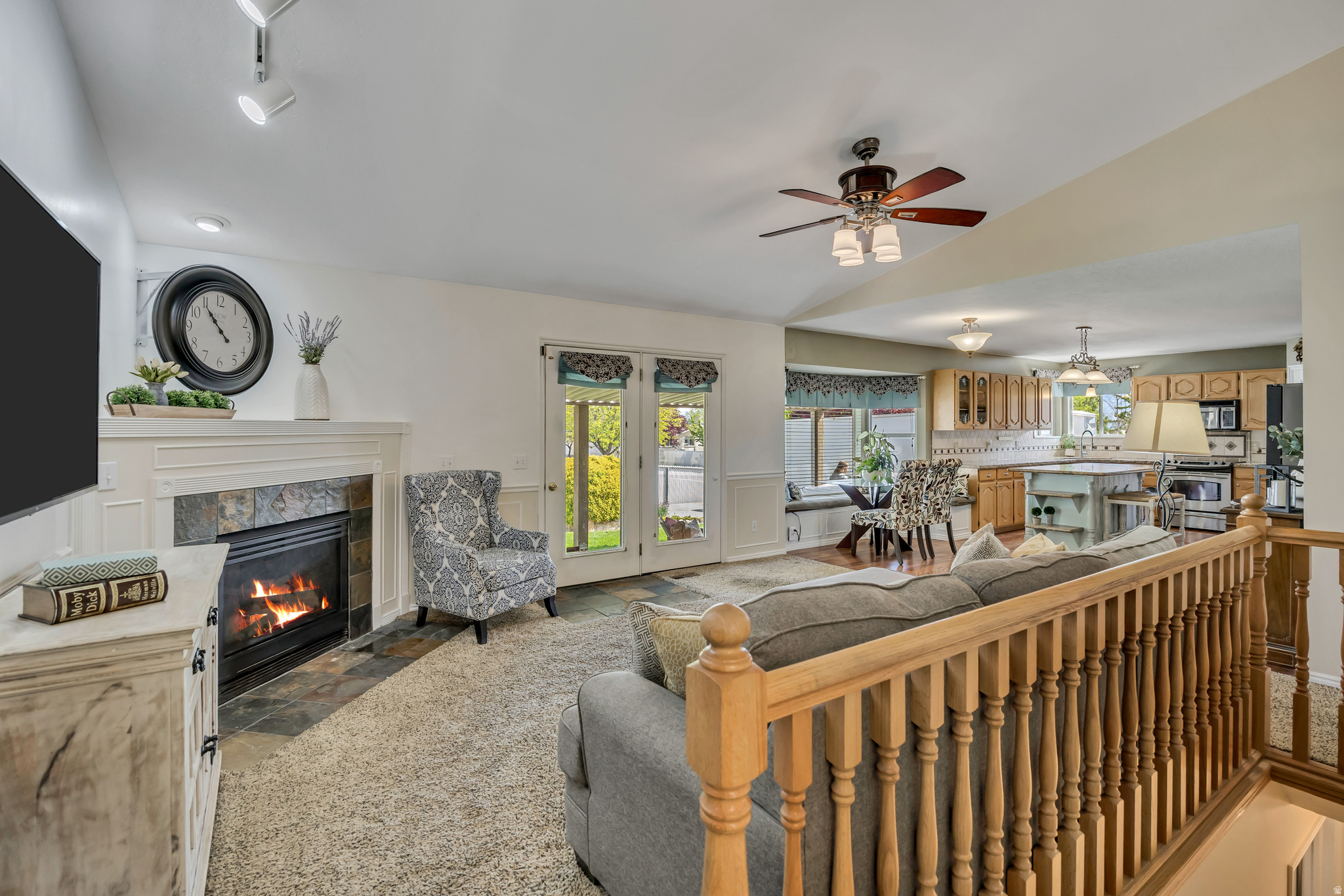 CASTLE COVE - Residential