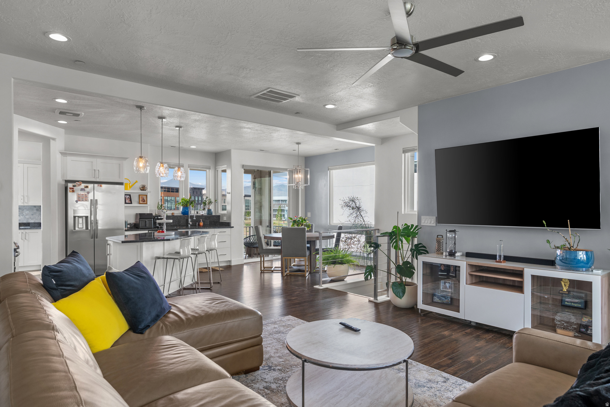 DAYBREAK - Residential