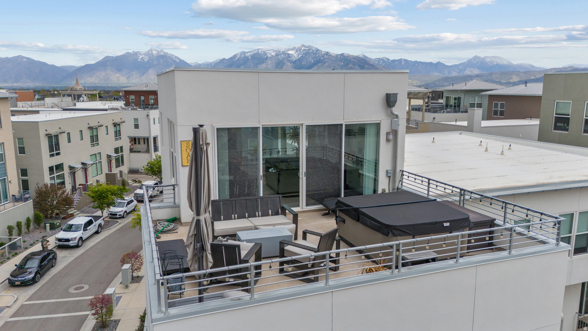 DAYBREAK - Residential