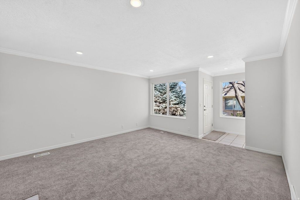 Photo of 1478 W CORNERSTONE DR, South Jordan, UT 84095 (MLS # 2136221)