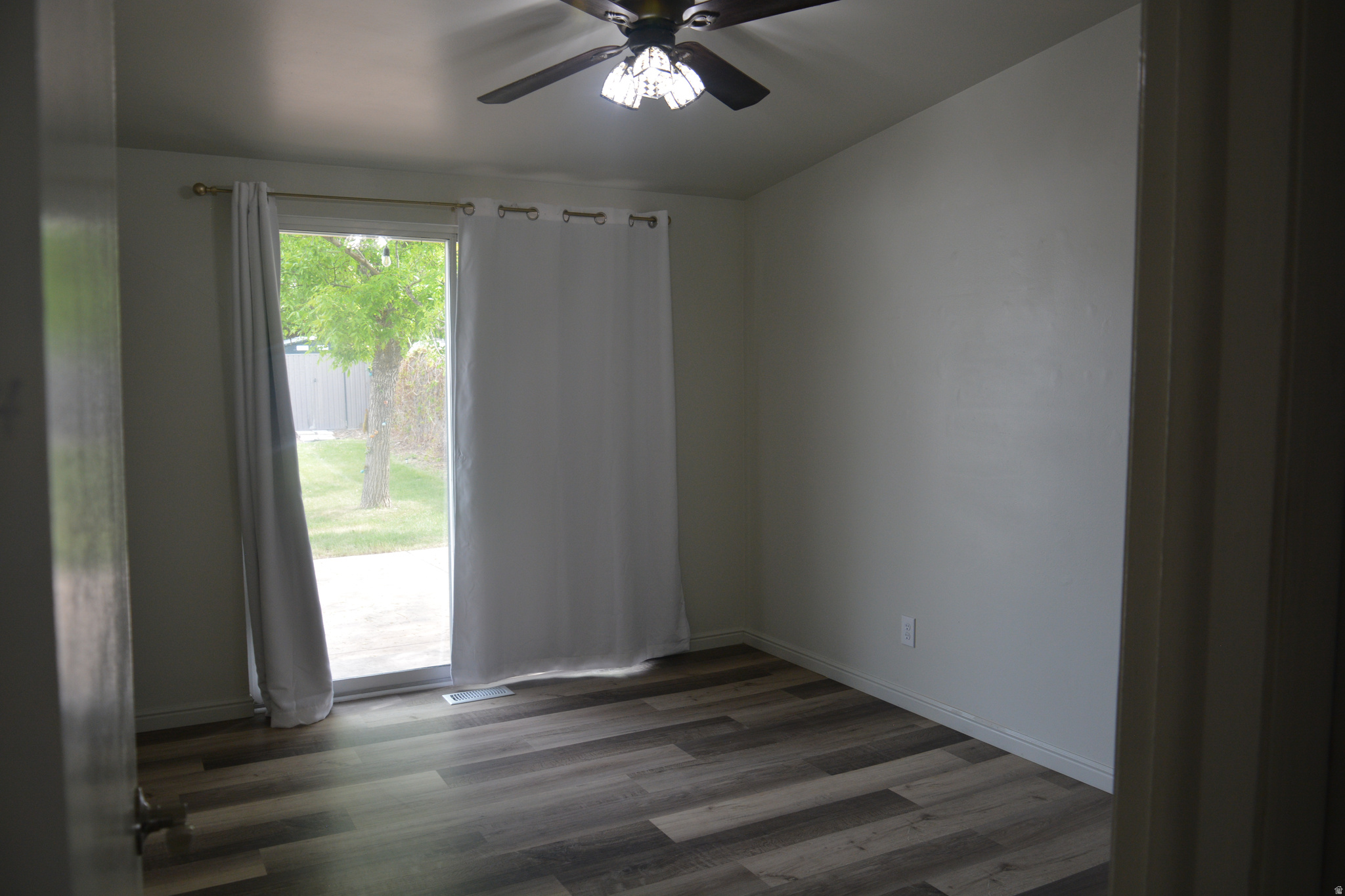 REDWOOD VILLA NO 2 - Residential