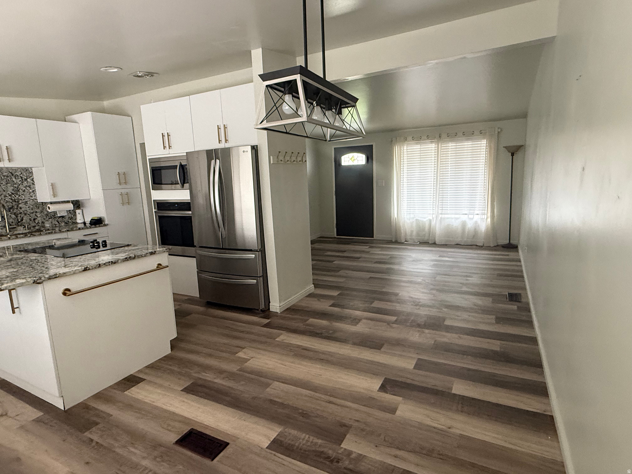 REDWOOD VILLA NO 2 - Residential