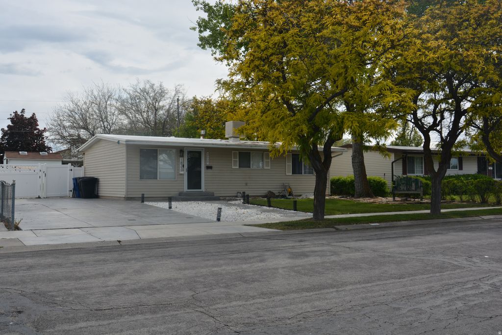 Photo of 1833 W CHATEAU AVE W, Taylorsville, UT 84129 (MLS # 2154213)