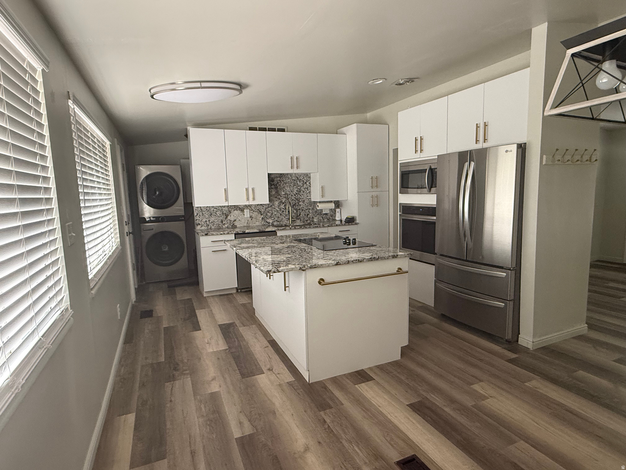 REDWOOD VILLA NO 2 - Residential