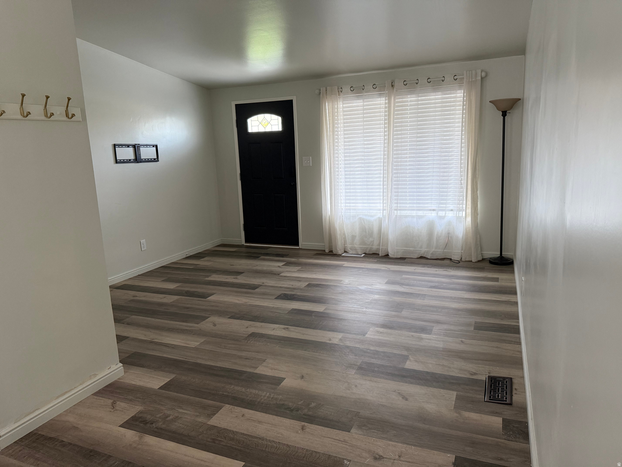 REDWOOD VILLA NO 2 - Residential