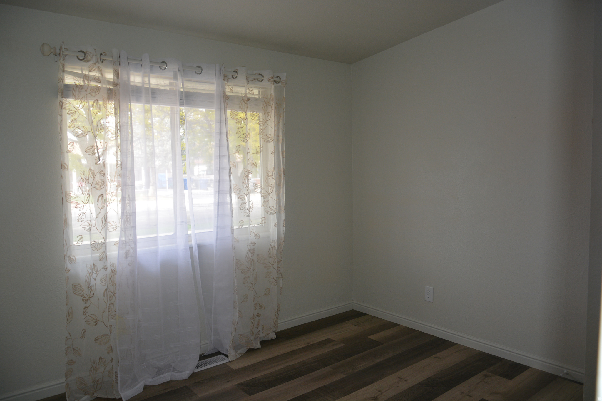 REDWOOD VILLA NO 2 - Residential