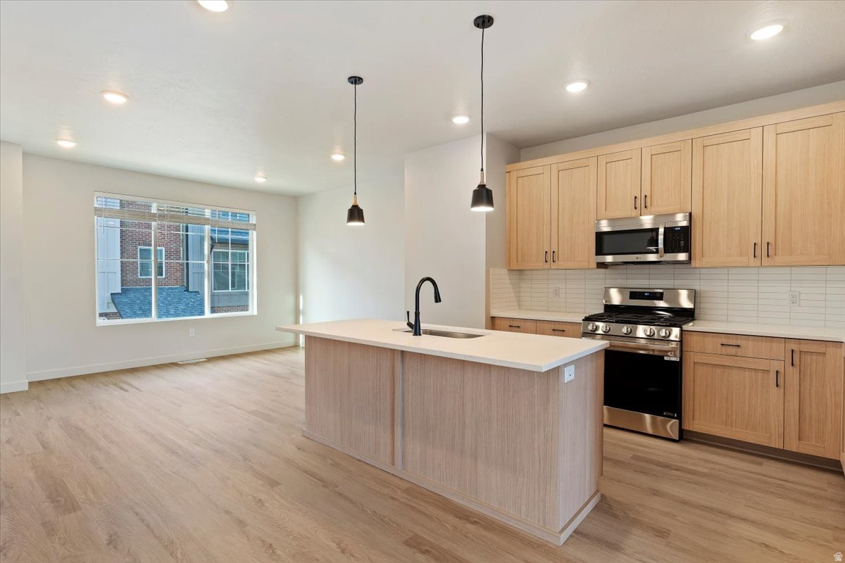 CLIFTON PLACE - Residential
