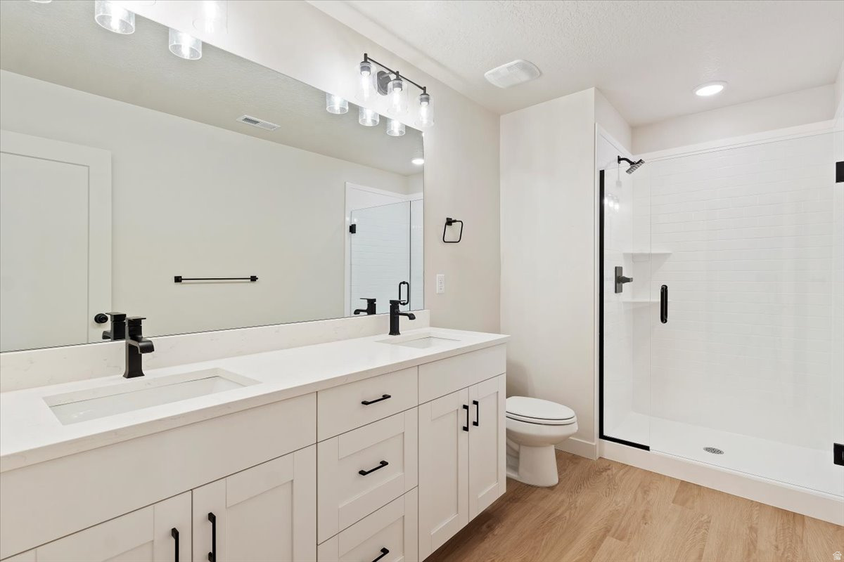 CLIFTON PLACE - Residential