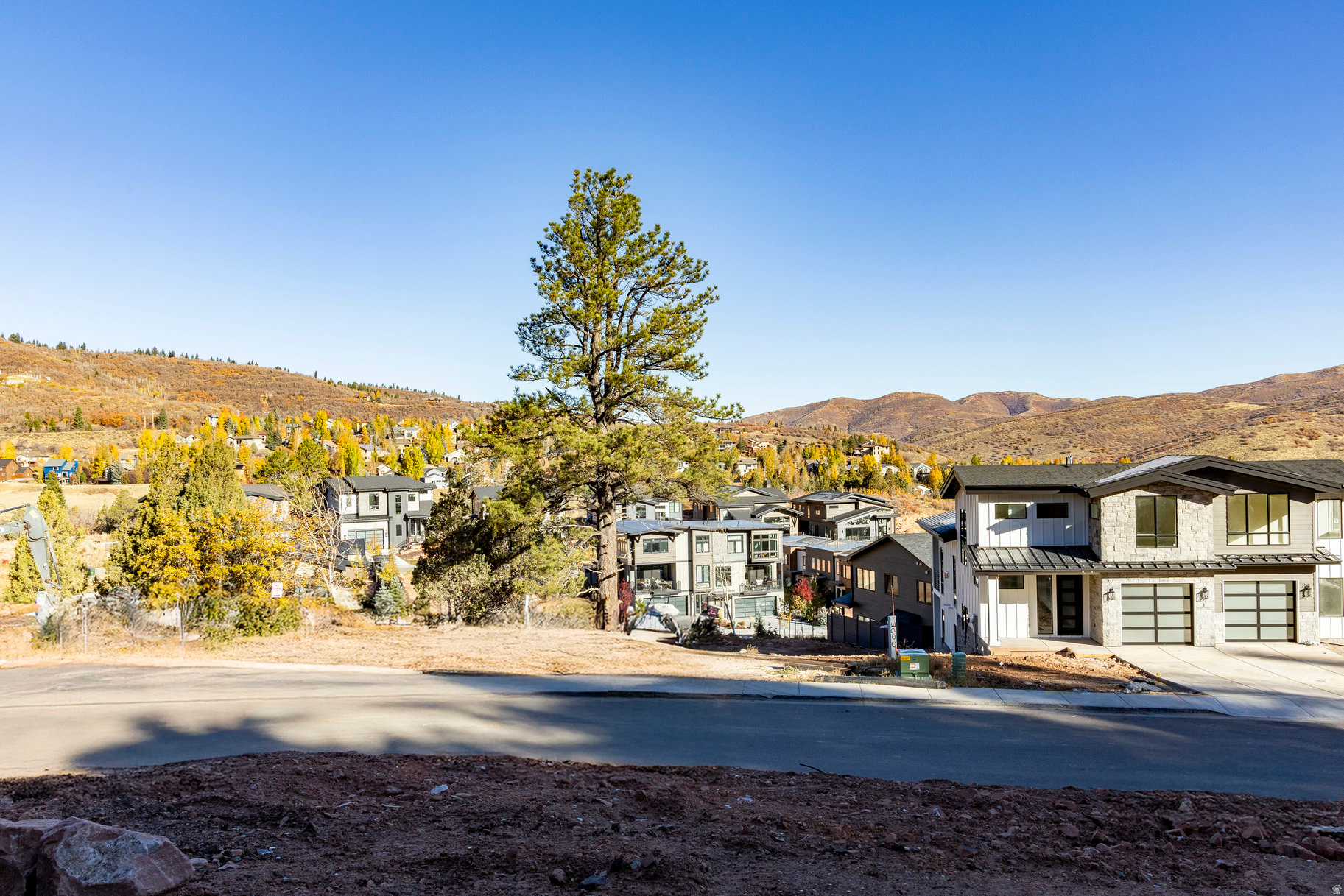 DISCOVERY RIDGE PHASE 3 SUBDIVISION - Land