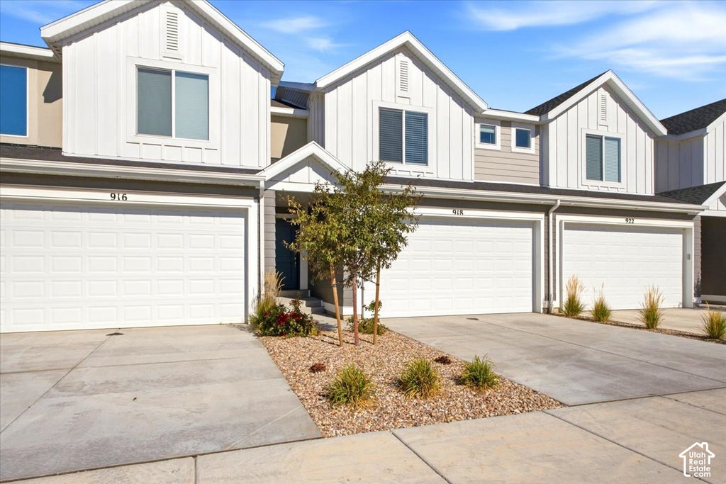 Photo of 918 E LUBBER LN, Saratoga Springs, UT 84045 (MLS # 2189978)