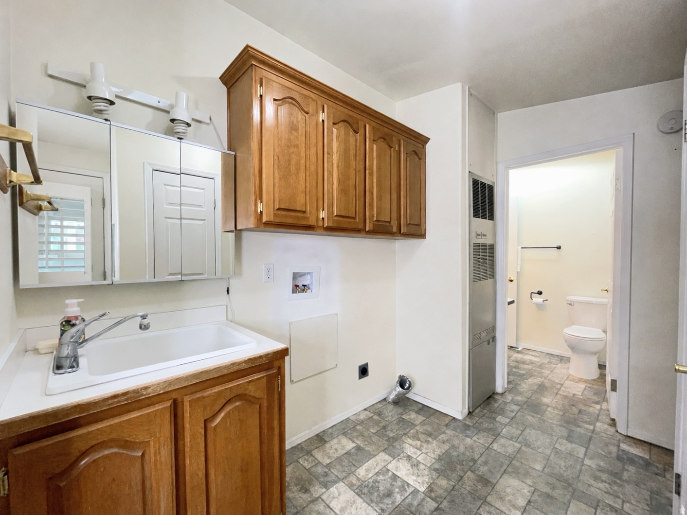 WINCHESTER ESTATES - Residential