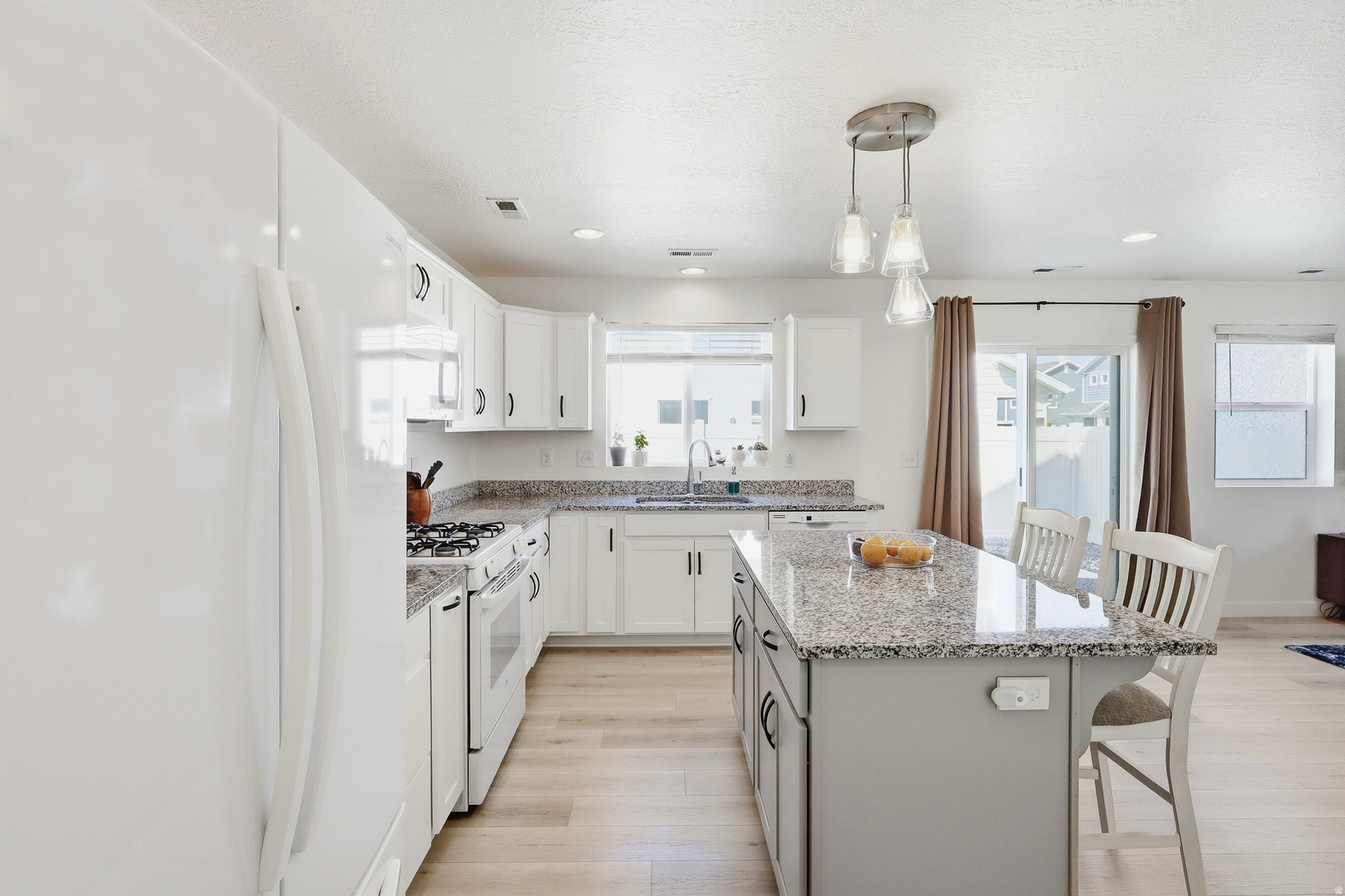 SALT POINT - Residential