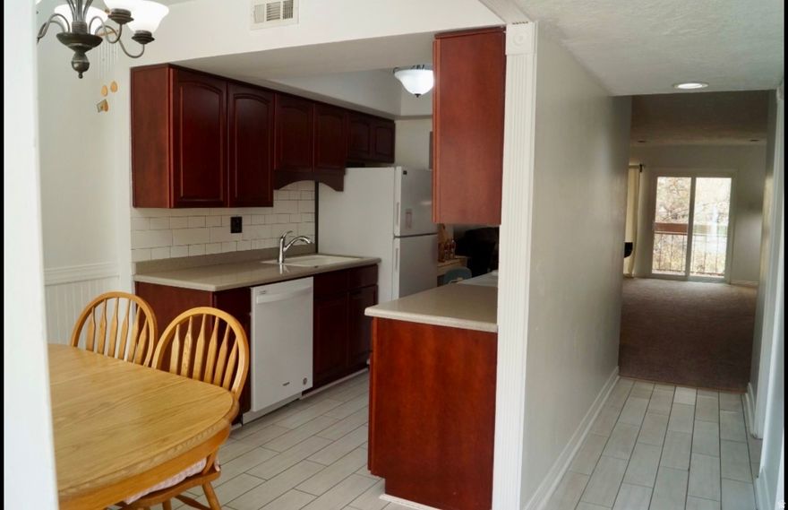 This adorable Murray condo is a must see!! It is located in the heart of Murray with quick access to I-15 and 2-15 freeways, multiple shopping stores, restaurant, Murray Park, and IHC hospital. This 3 bedroom condo has room for growth, you can really make it your own. Out on the back deck is a perfect place to enjoy a relaxing cup of coffee in the morning or a peaceful, secluded end to your evening. Turn this condo into your home!!