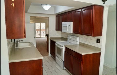 Tiny photo for 5197 S GRAVENSTEIN PARK W #204, Murray, UT 84107 (MLS # 2142472)