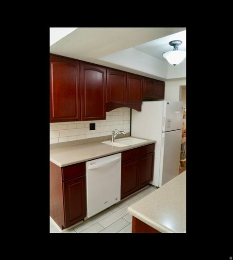 Tiny photo for 5197 S GRAVENSTEIN PARK W #204, Murray, UT 84107 (MLS # 2142472)