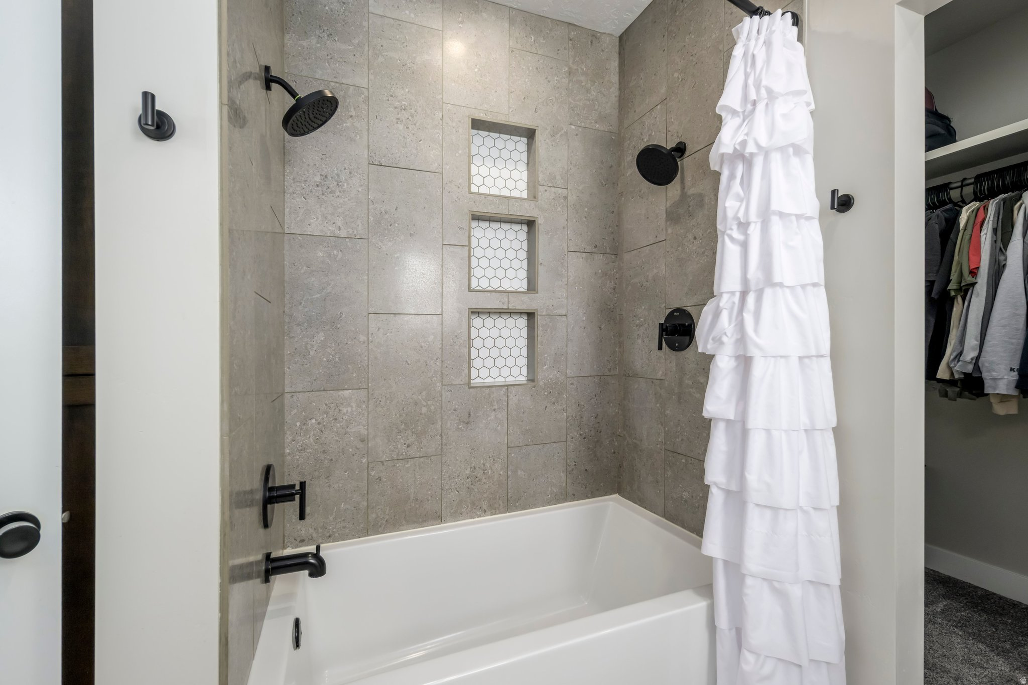 NORTH HILL EST - Residential