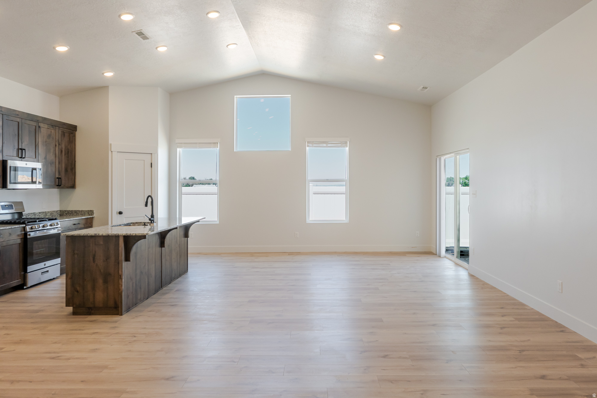 EKKO VIEW ESTATES - Residential Income