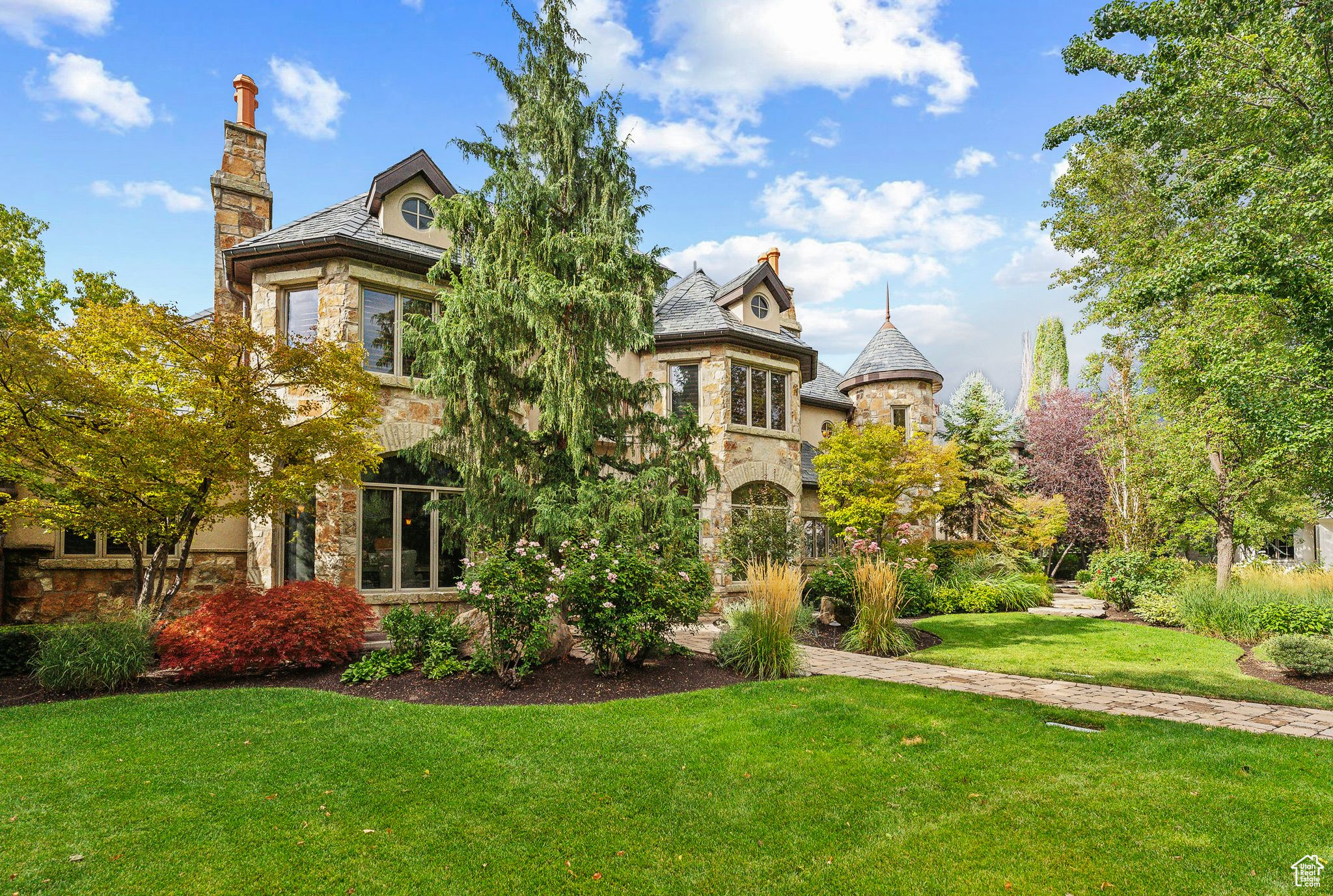 Holladay, Utah 84121, United States, 8 Bedrooms Bedrooms, ,10 BathroomsBathrooms,Residential,Pending,43065