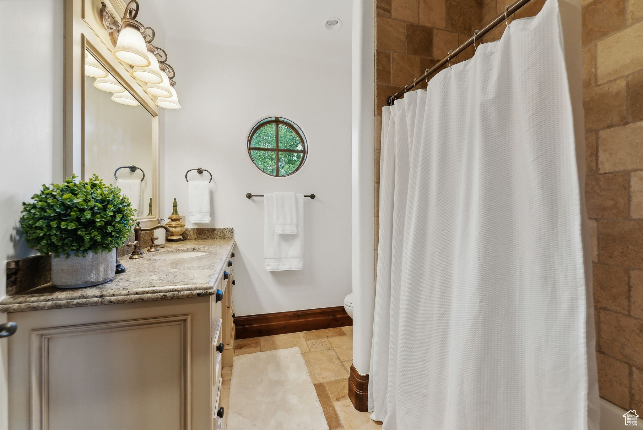 Holladay, Utah 84121, United States, 8 Bedrooms Bedrooms, ,10 BathroomsBathrooms,Residential,Pending,43065