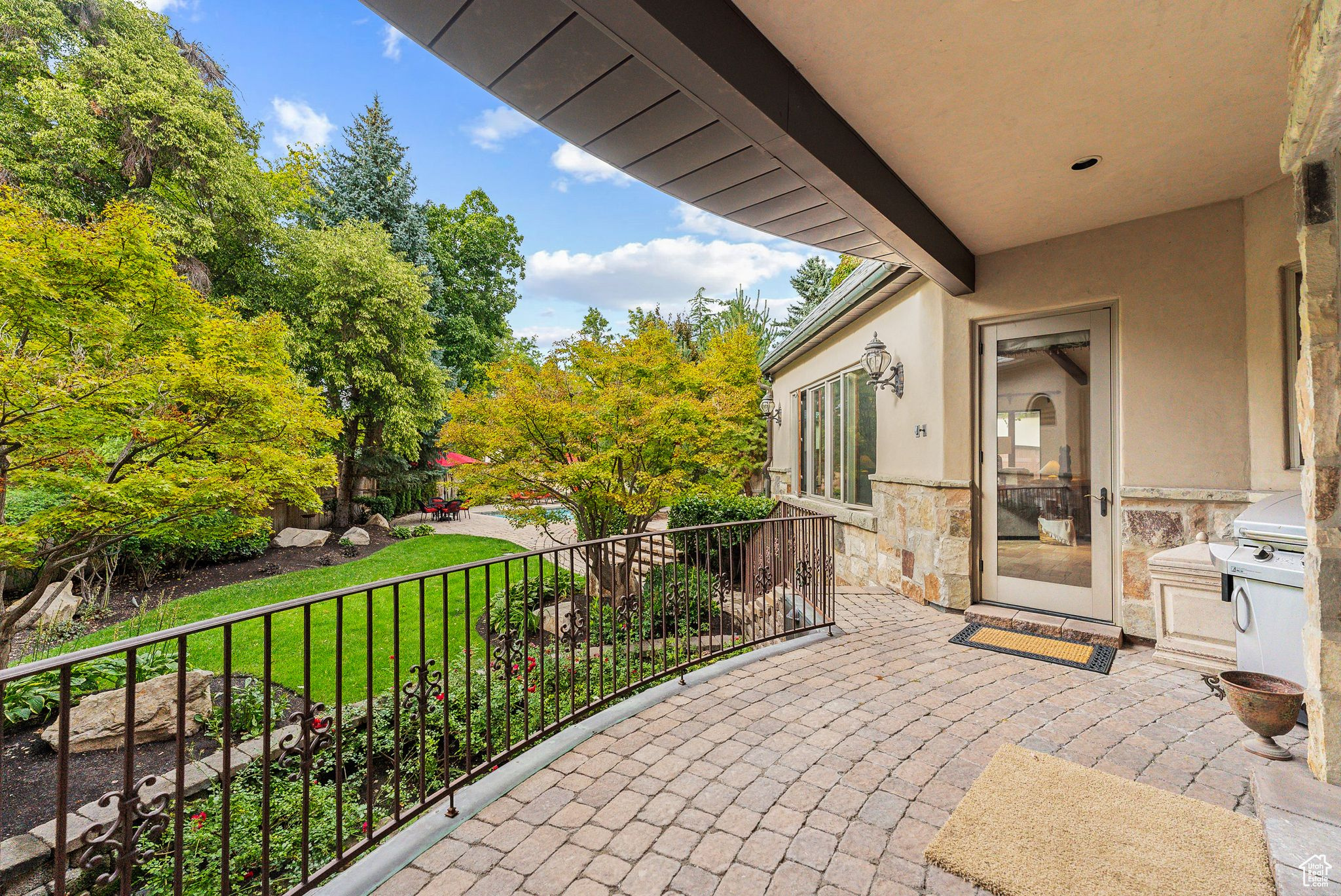 Holladay, Utah 84121, United States, 8 Bedrooms Bedrooms, ,10 BathroomsBathrooms,Residential,Pending,43065